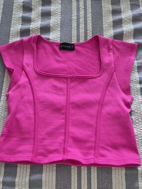 Dynamic Women's Ribbed Square-Neck Tank Top in Bright Pink